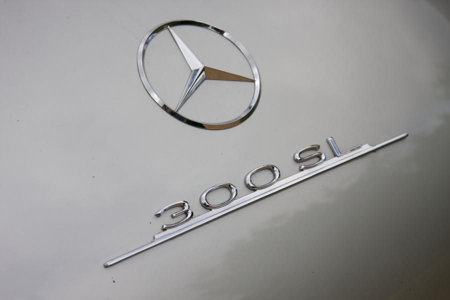 Логотип Mercedes-Benz 300 SL 1955 года  (фото 103 из 233)
